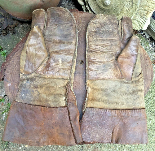 Vintage ww2 flying gloves - vintage,